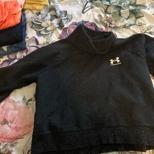 Under armour sweatshirt size large